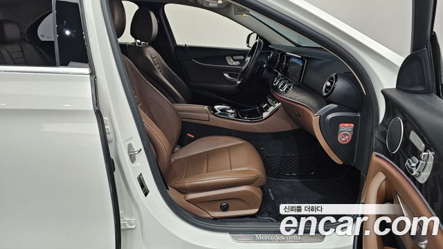 Mercedes-Benz E-Class 2017 — photo 17