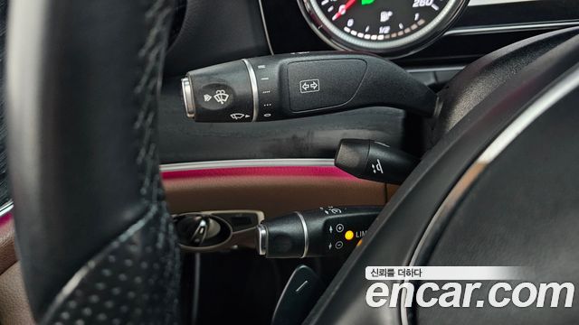 Mercedes-Benz E-Class 2017 — photo 19
