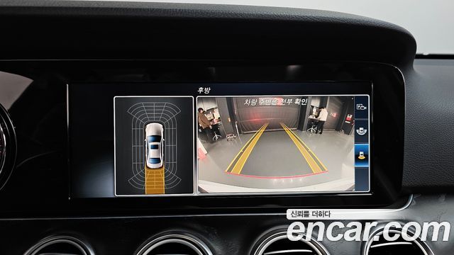 Mercedes-Benz E-Class 2017 — photo 21