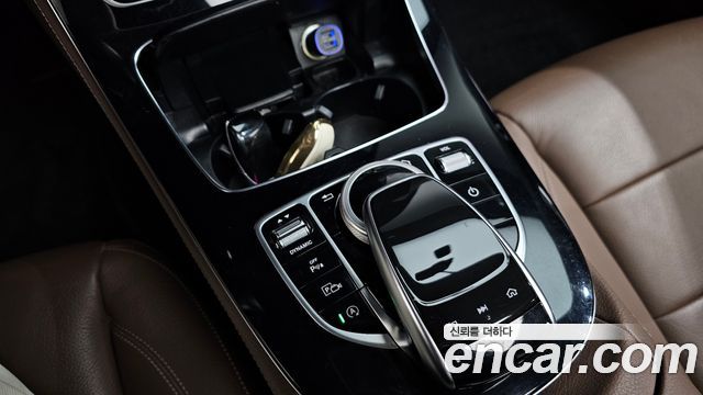 Mercedes-Benz E-Class 2017 — photo 24