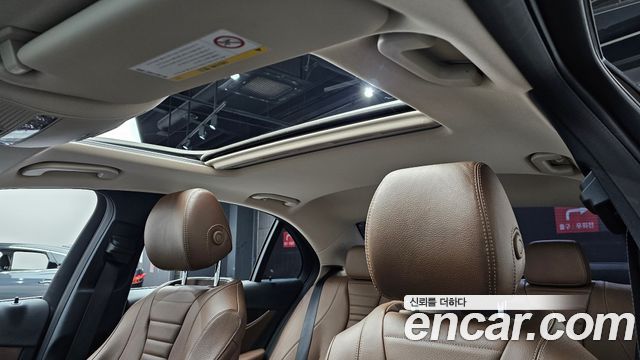 Mercedes-Benz E-Class 2017 — photo 25