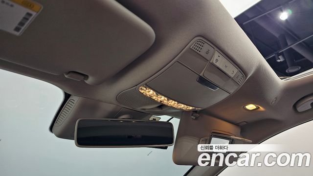 Mercedes-Benz E-Class 2017 — photo 28