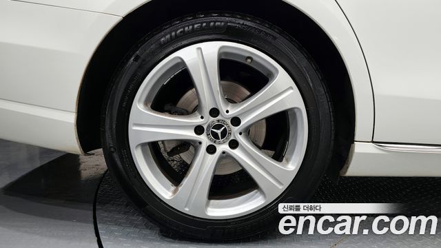 Mercedes-Benz E-Class 2017 — photo 31