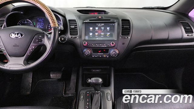 Kia K3 2013 — photo 14
