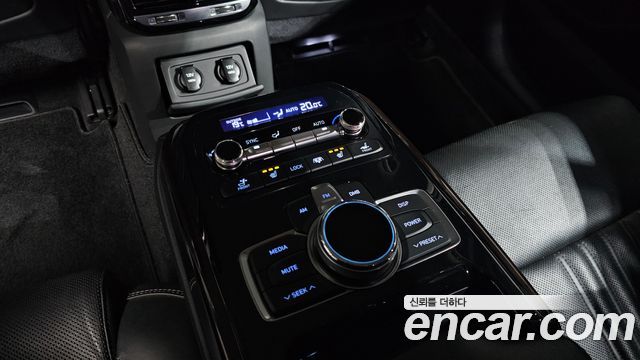 Genesis EQ900 2018 — photo 25