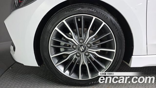 Hyundai AVANTE 2018 — photo 5