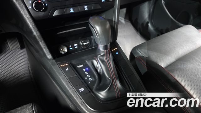 Hyundai AVANTE 2018 — photo 12