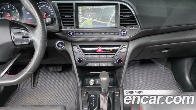 Hyundai AVANTE 2018 — photo 22