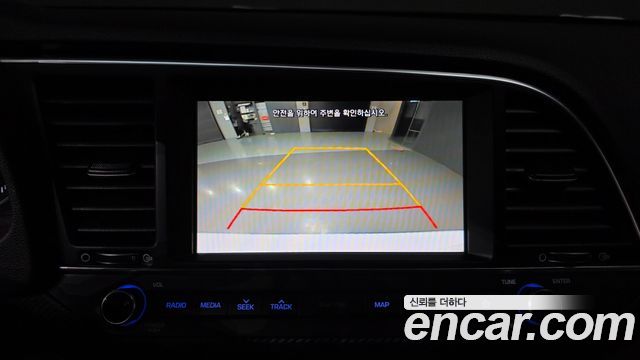 Hyundai AVANTE 2018 — photo 23