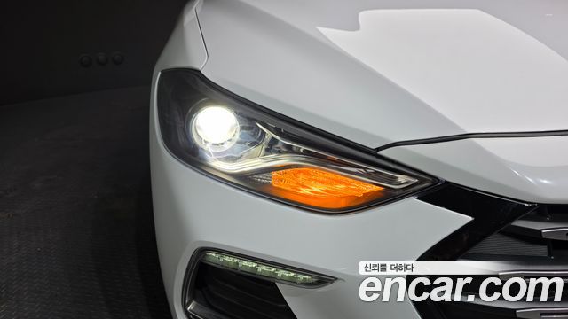 Hyundai AVANTE 2018 — photo 8