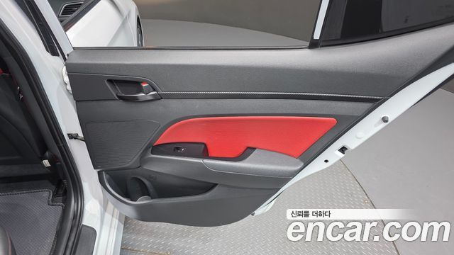 Hyundai AVANTE 2018 — photo 15