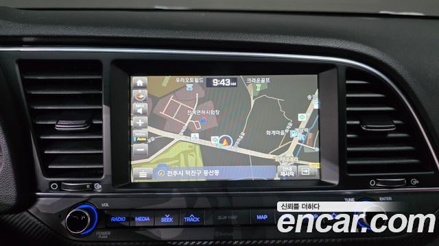 Hyundai AVANTE 2018 — photo 27