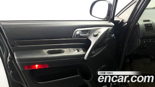 KG Mobility KORANDO 2017 — photo 14