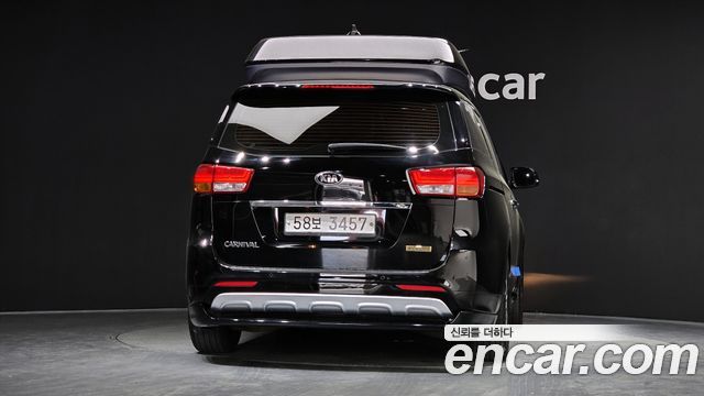 Kia Canival 2018 — photo 4