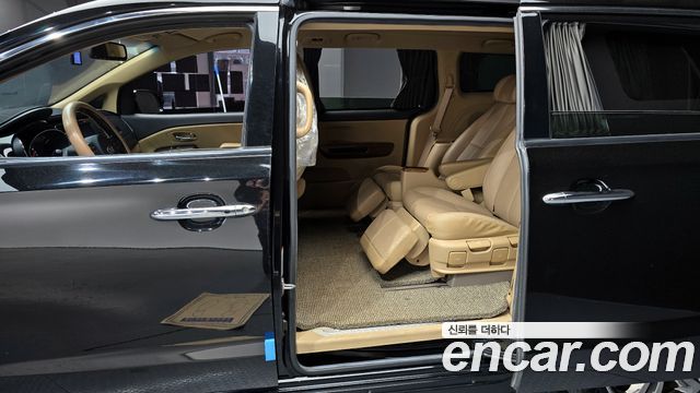 Kia Canival 2018 — photo 11