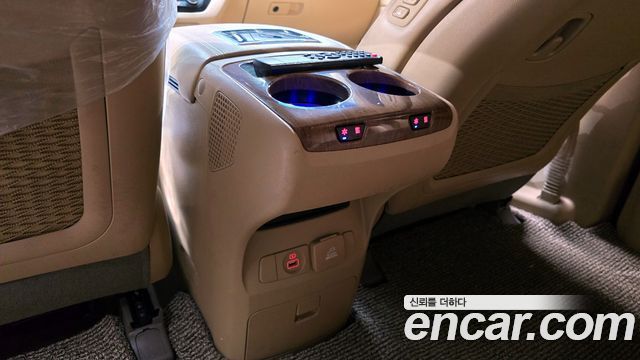 Kia Canival 2018 — photo 17