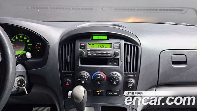 Hyundai Starex 2015 — photo 12