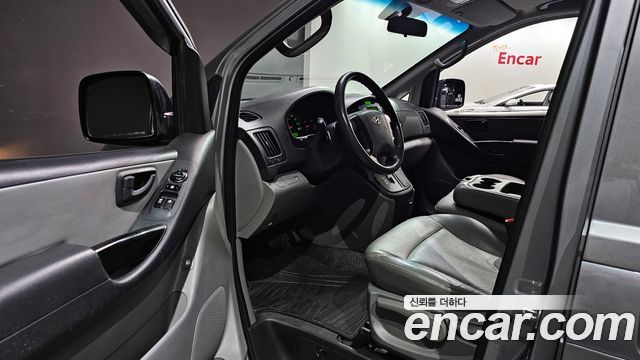 Hyundai Starex 2015 — photo 16
