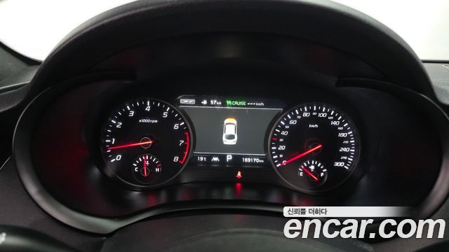 Kia Stinger 2019 — photo 11