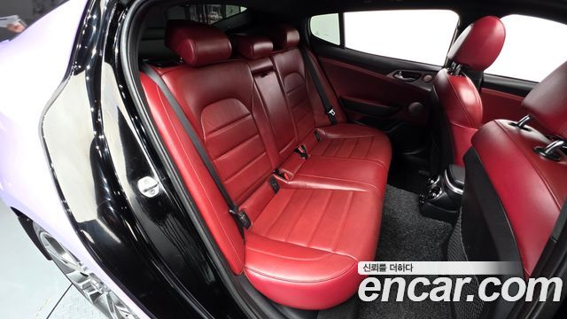 Kia Stinger 2019 — photo 16