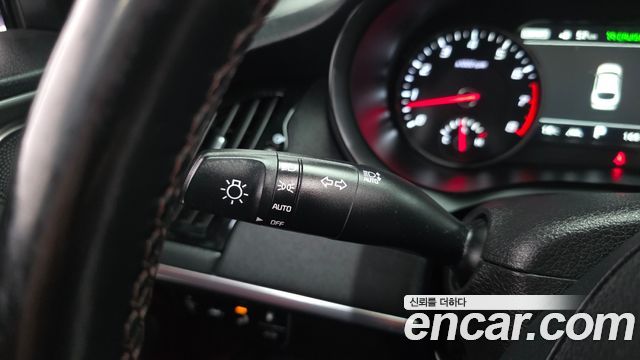 Kia Stinger 2019 — photo 31