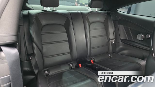 Mercedes-Benz C-Class 2018 — photo 18