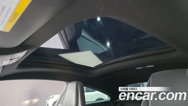 Mercedes-Benz C-Class 2018 — photo 25