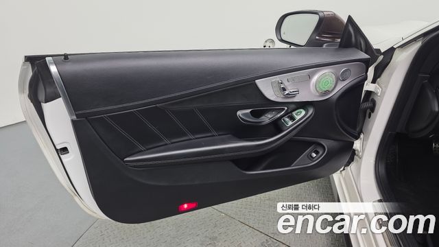 Mercedes-Benz C-Class 2018 — photo 15