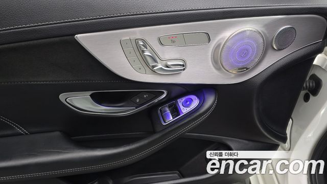 Mercedes-Benz C-Class 2018 — photo 29