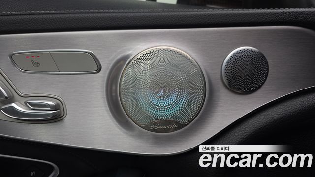 Mercedes-Benz C-Class 2018 — photo 30