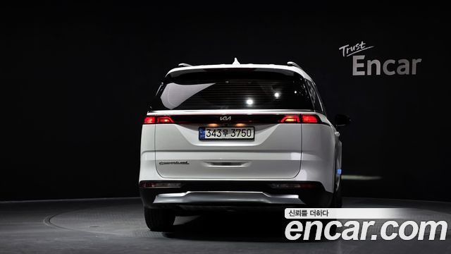 Kia Canival 2021 — photo 4
