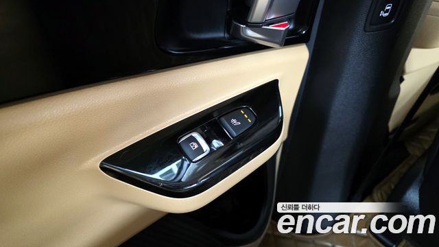 Kia Canival 2021 — photo 19
