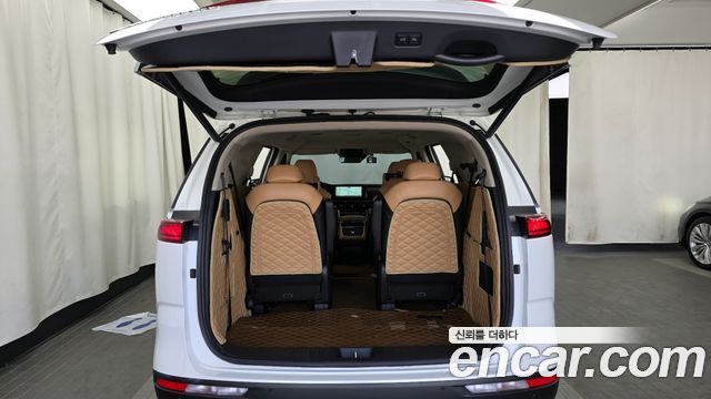 Kia Canival 2021 — photo 20