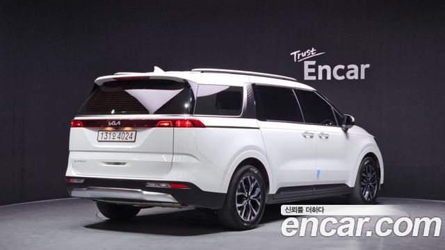 Kia Canival 2022 — photo 2