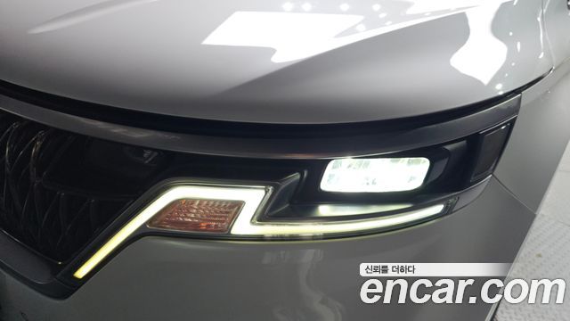 Kia Canival 2022 — photo 8