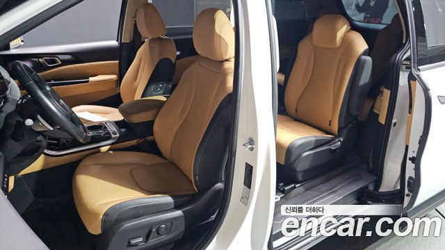 Kia Canival 2022 — photo 16
