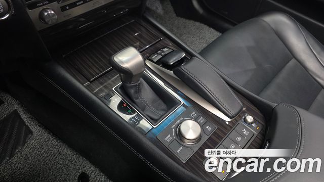 Lexus LS 2014 — photo 9