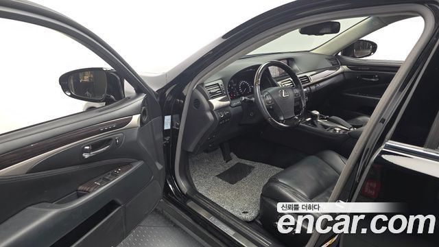 Lexus LS 2014 — photo 10
