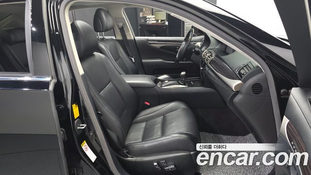 Lexus LS 2014 — photo 11