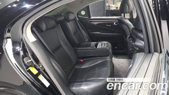 Lexus LS 2014 — photo 12