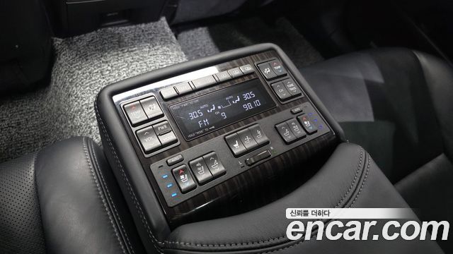 Lexus LS 2014 — photo 18