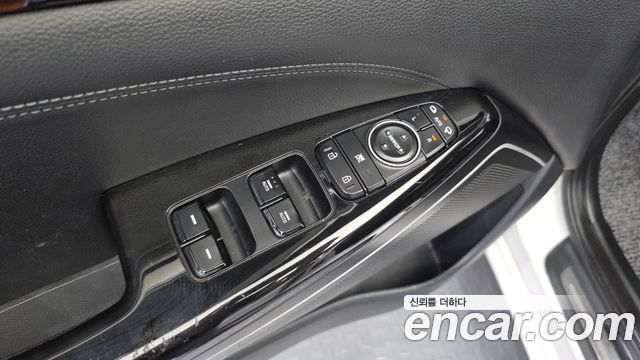 Kia K7 2016 — photo 13
