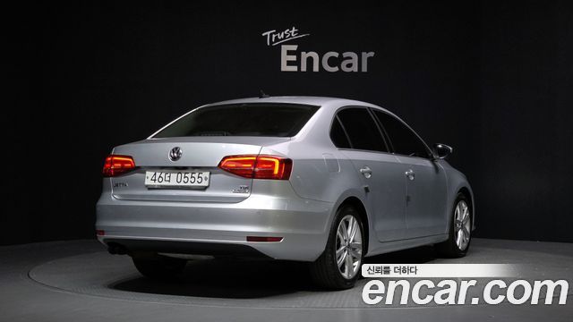 Volkswagen Jetta 2016 — photo 2