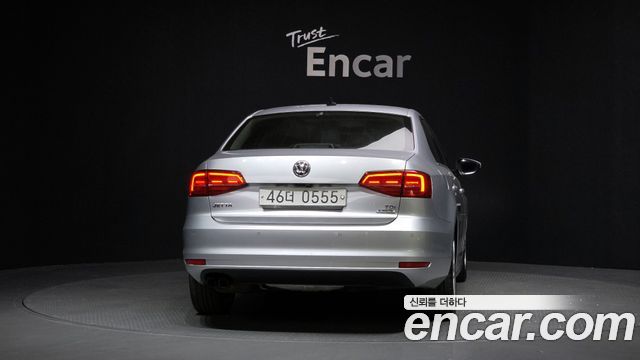 Volkswagen Jetta 2016 — photo 4