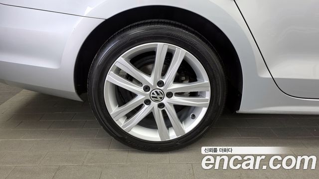 Volkswagen Jetta 2016 — photo 5