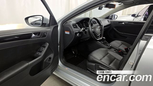 Volkswagen Jetta 2016 — photo 10