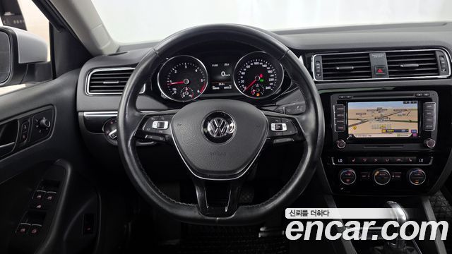 Volkswagen Jetta 2016 — photo 12