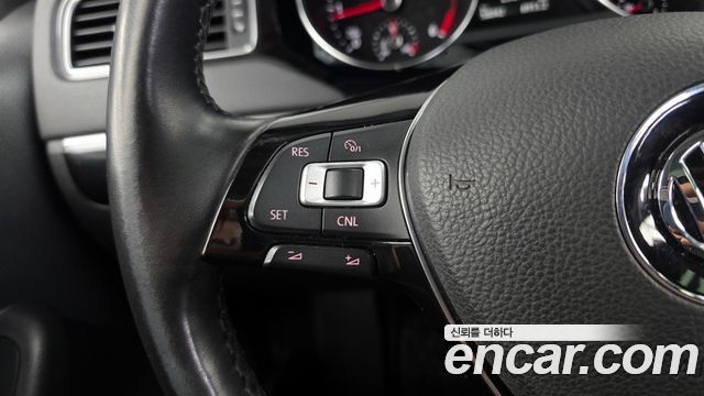 Volkswagen Jetta 2016 — photo 15
