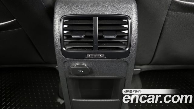 Volkswagen Jetta 2016 — photo 19