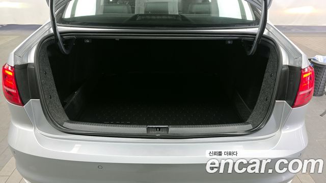 Volkswagen Jetta 2016 — photo 20